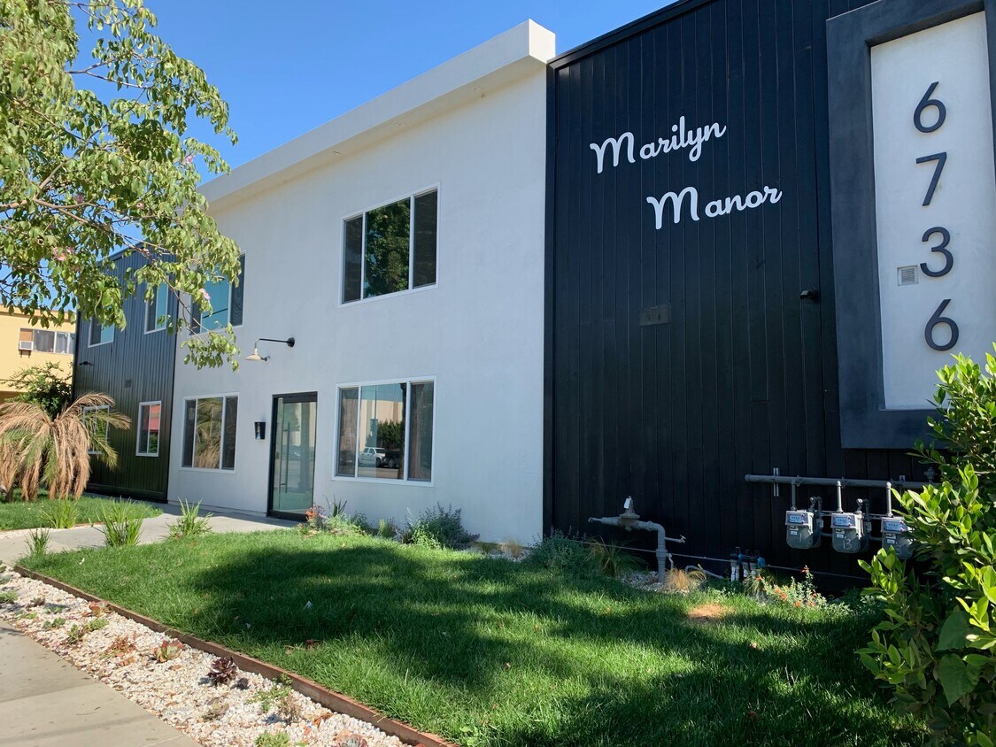 Foto principal - 6736 Woodley Ave