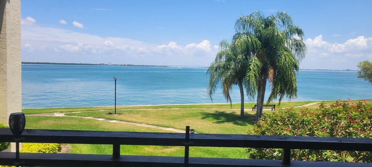 121 1st St E, Saint Petersburg, FL 33715 Townhome Rentals in Saint
