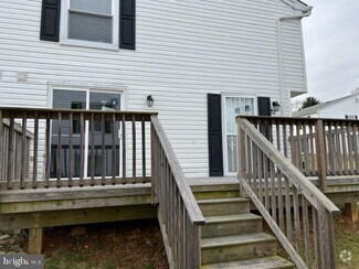 Building Photo - 32 Ewing Dr