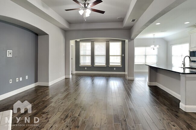 Building Photo - 1008 Rose Garden Dr