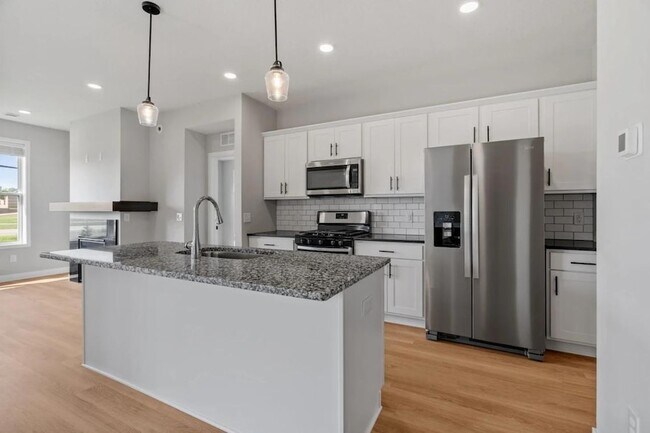 Foto del edificio - 5039 Lambert Ave NE