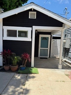 Building Photo - 239 Newport Ave