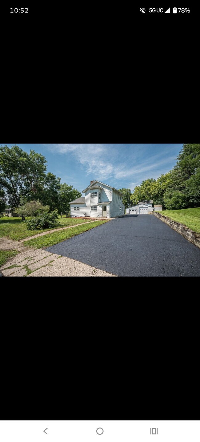 Building Photo - 104 Frank Ave NE