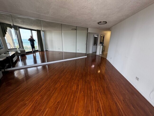 Foto del edificio - 5320 N Sheridan Rd