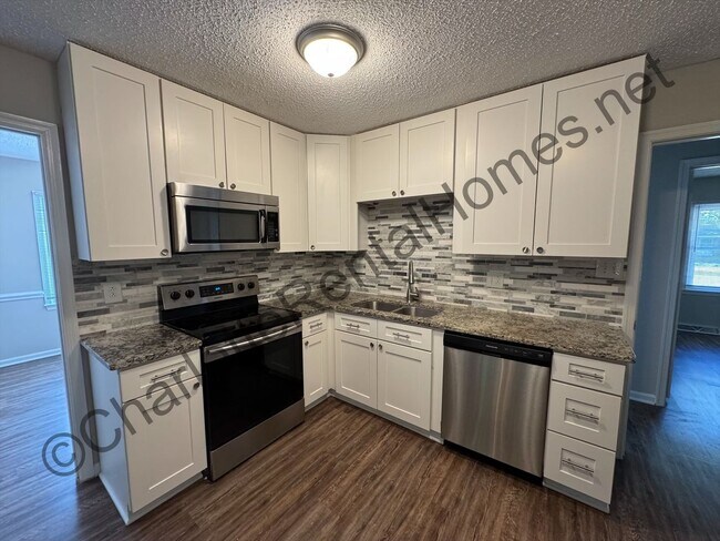 Foto del edificio - Nice 3 bedroom 2 bath home in Charlotte!