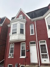 Building Photo - 808 W Poplar St