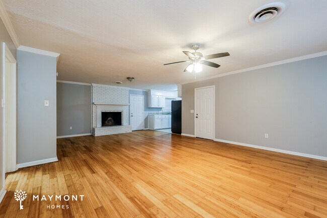 Building Photo - Beautiful 3 Bedroom Home
