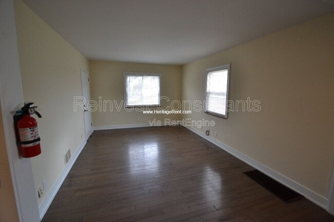 Building Photo - 6941 Mulberry St