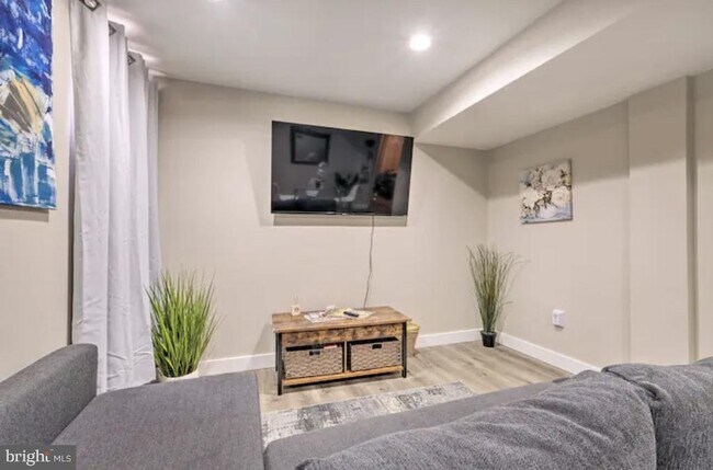 Foto del edificio - 4112 Ellis St