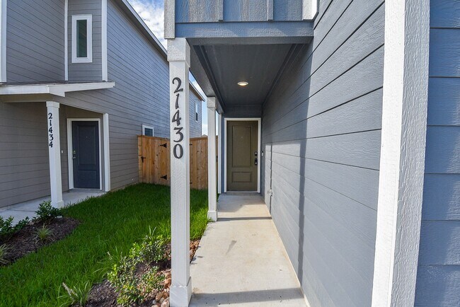 Building Photo - 21430 Carosella Dr