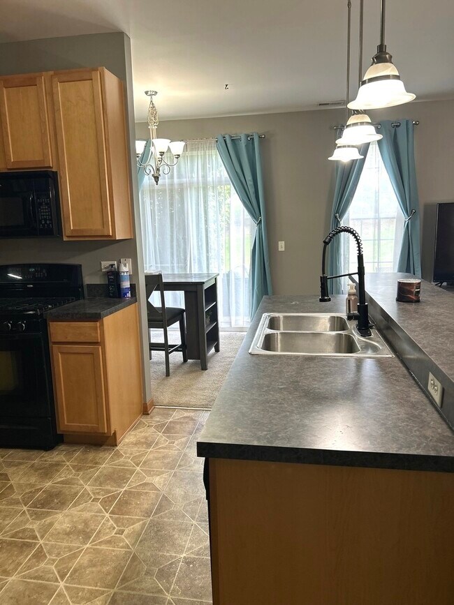 Foto del edificio - 4909 Courtland Cir