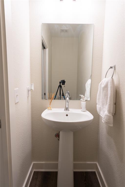 Foto del edificio - 2827 Manor Rd