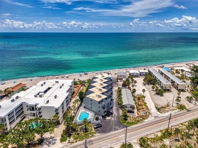 Foto del edificio - 2400 N Beach Rd