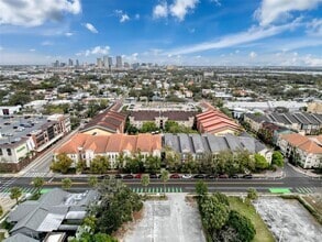 Building Photo - 2410 W Azeele St