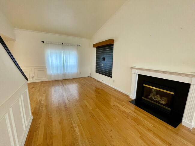 Building Photo - Welcome to Tranquil Living in Fernhill, Tacoma ***PENDING APPLICATION***