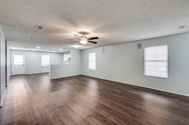 Foto del edificio - 8405 Seven Oaks Ln