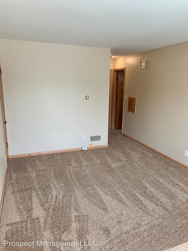 Building Photo - 2 br, 1 bath Apartment - 2190 S 93rd Street