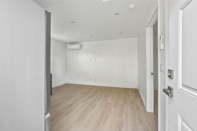 Foto del edificio - 13050 Terra Bella St