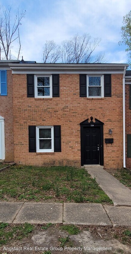 Foto principal - 3 br, 1.5 bath House - 724 Olde Greenwich ...