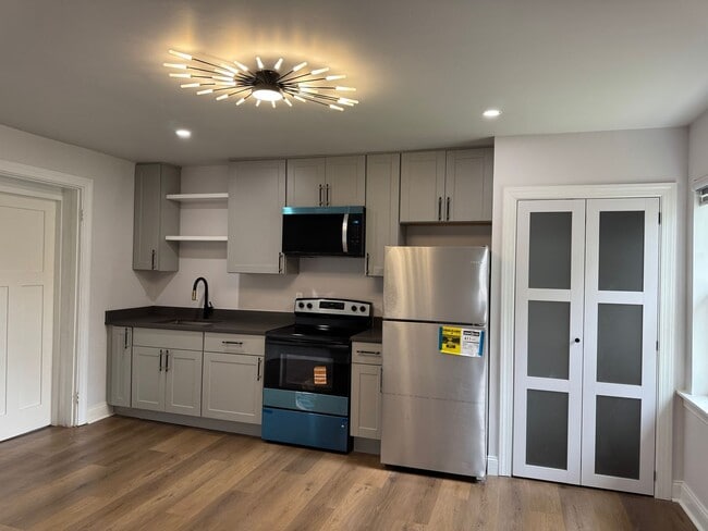 Building Photo - 241 Main St