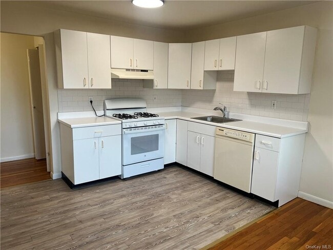 Building Photo - 100 Dowd St