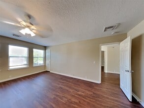 Building Photo - 18322 Valiant Brook Ct