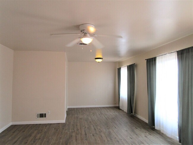 Foto del edificio - Please contact Vaughn Realty to set up an ...