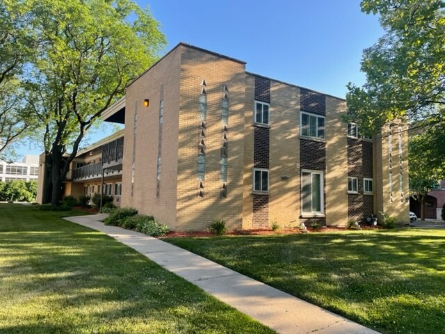 Foto del edificio - 1019 Peterson Ave