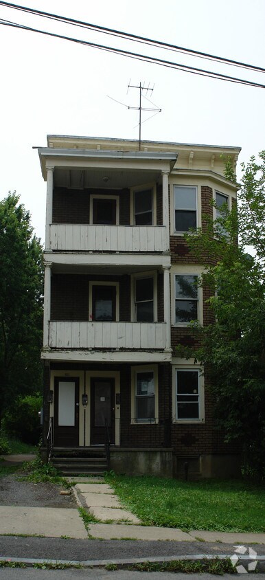 Building Photo - 528 Lang St
