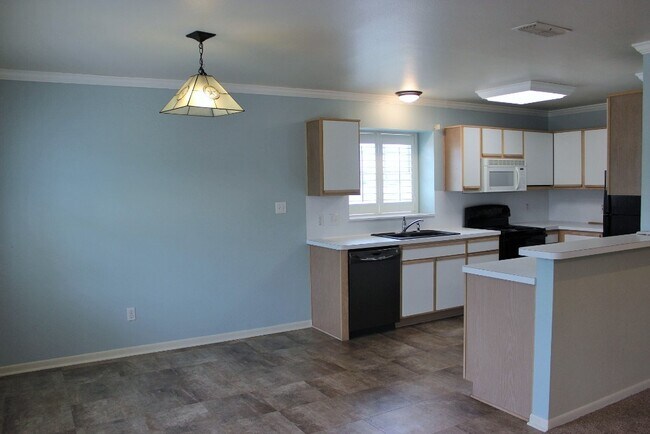 Foto del edificio - 347 Stone Hill Dr
