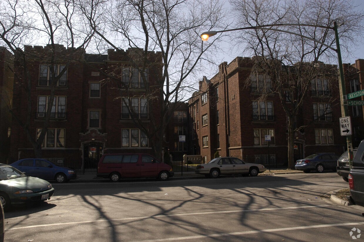 4027- 4037 W School St - 4027-4037 W School St