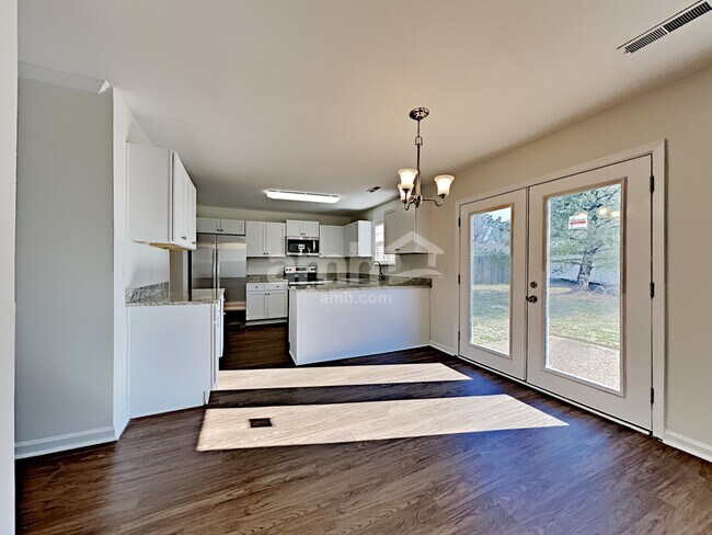 Foto del edificio - 2243 Hayward Ln