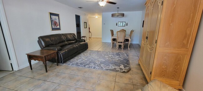 Foto del edificio - 12738 Peconic Ct