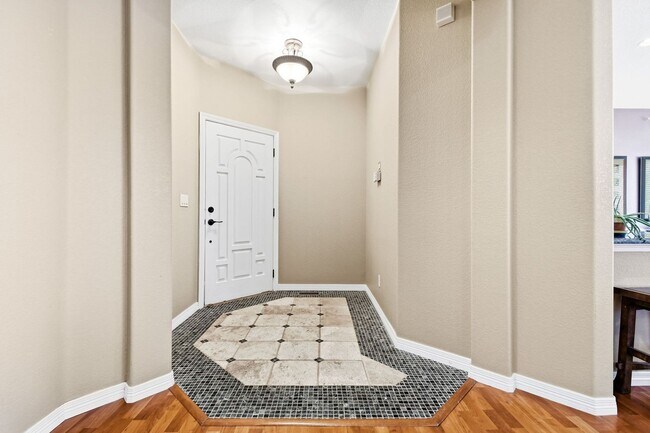 Foto del edificio - 3 bed / 3 bath Home in Greenwood Village!