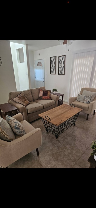 Building Photo - 3800 E 2nd St