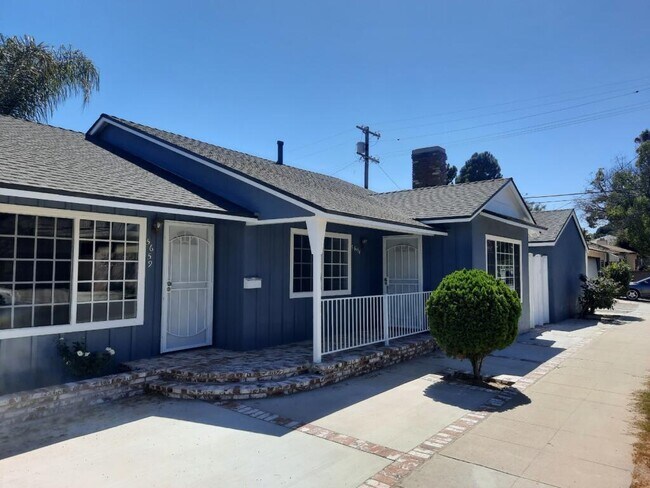 Foto del edificio - 5659 Willowcrest Ave