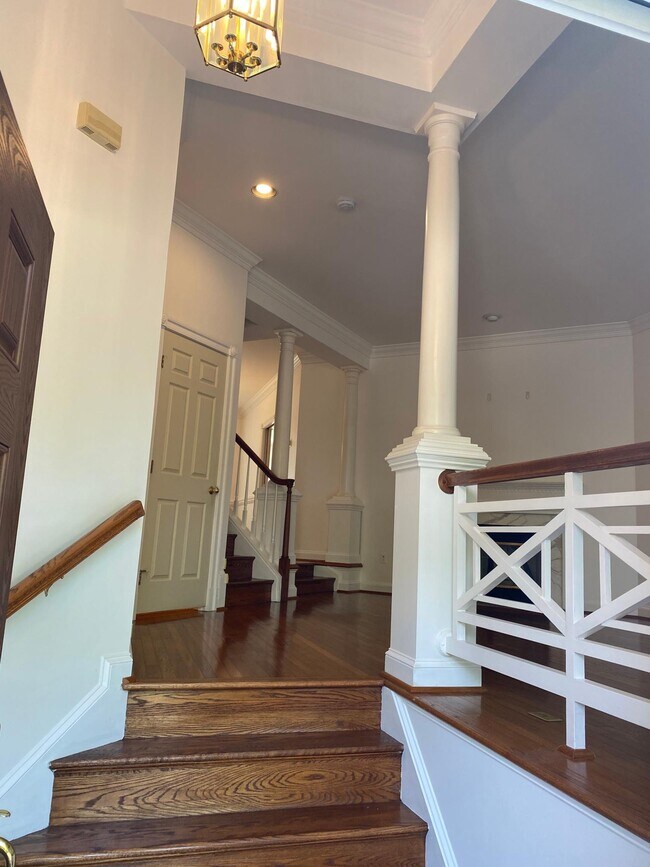 Building Photo - 2153 Wolftrap Ct
