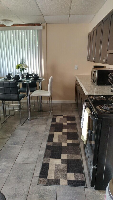 Kitchen - 120 Bradburn St