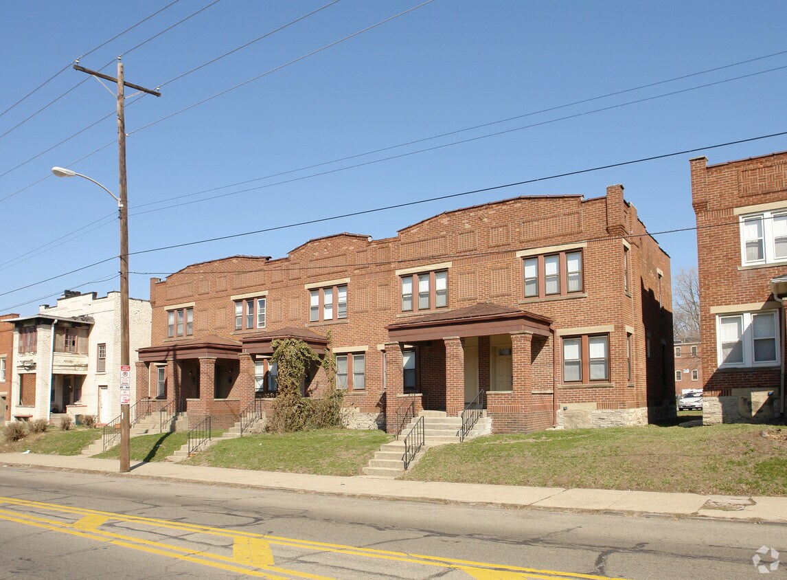 Primary Photo - 374-382 E 11th Ave