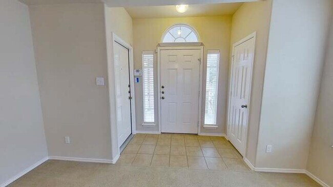 Building Photo - Great 3/2 in Hutto Square!