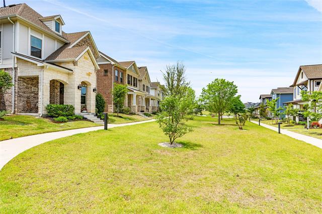 Building Photo - 1816 Roundtree Cir W