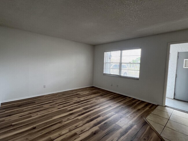 Foto del edificio - 1248 SE 7th St