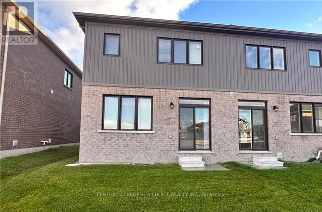 Building Photo - 36 Rowlock St