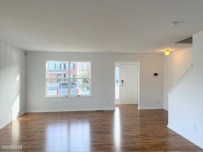 Building Photo - 3 br, 2.5 bath Townhome - 97 Salerno Dr