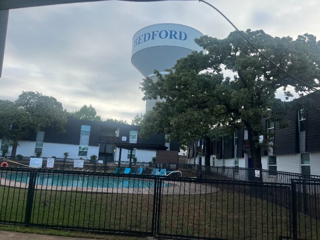 Foto del edificio - 531 Bedford Rd