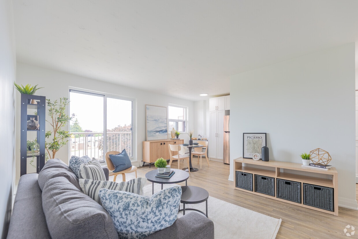 1BR, 1BA - Living Room - 718 Lawrence