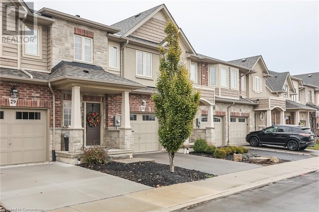 Building Photo - 31 Dunrobin Ln