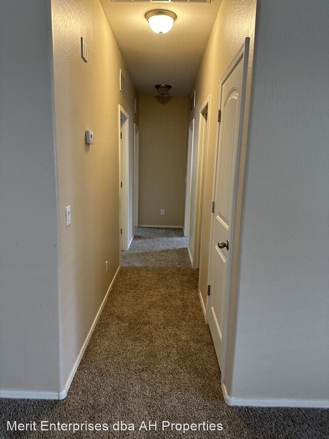 Foto del edificio - 3 br, 2 bath House - 1648 S PENSTEMON