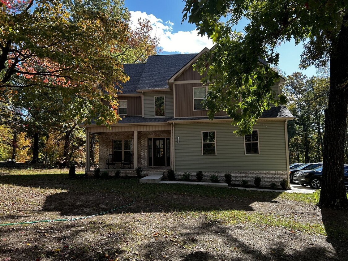 2086 Ussery Road S House Rental in Clarksville, TN