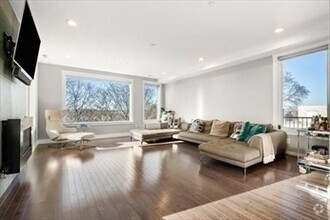 Building Photo - 202 Rawson Rd
